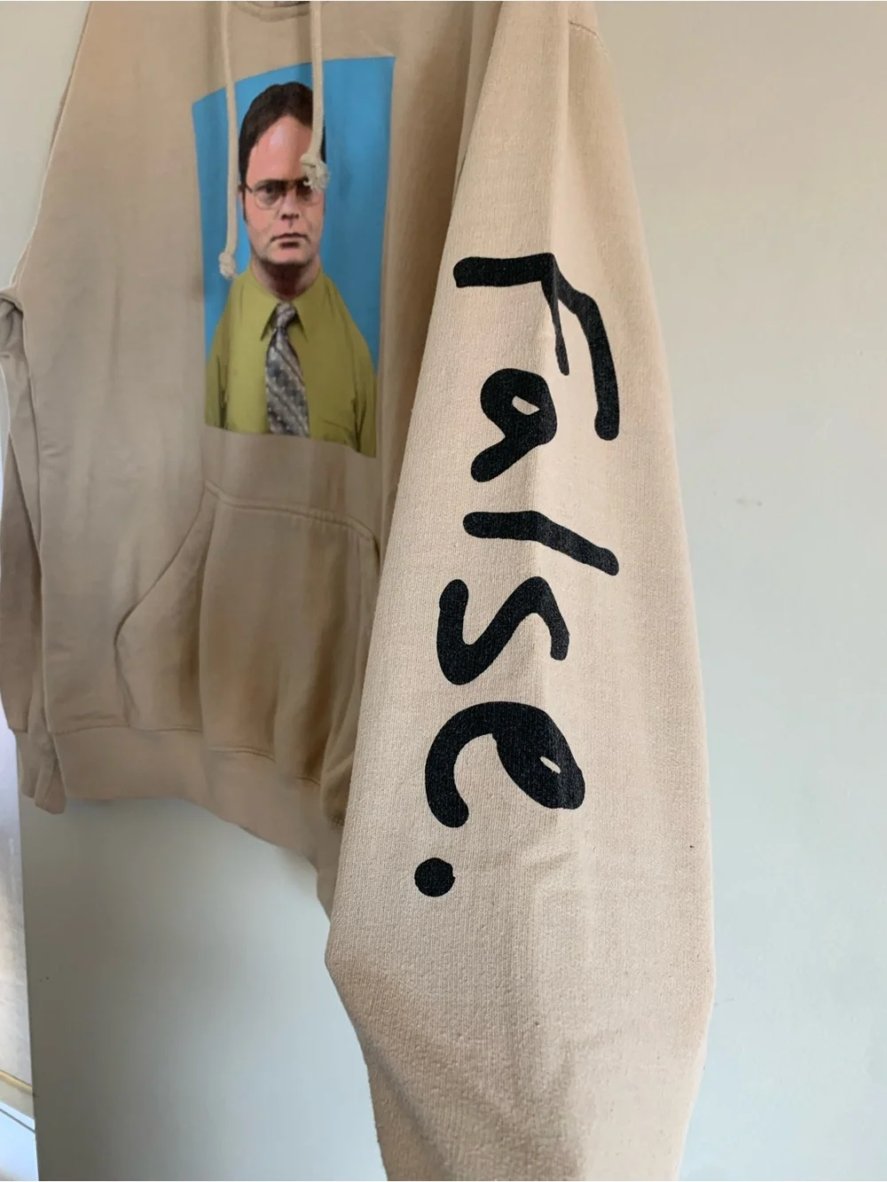The Office Men's Dwight Schrute False Pullover Hoodie Sweatshirt Beige Ripple M